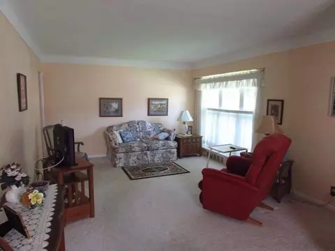 645 Commonwealth, Jackson, MI 49202 photo 4