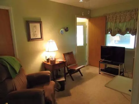 645 Commonwealth, Jackson, MI 49202 photo 6