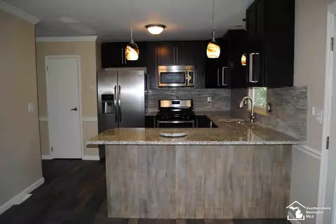 211 Toll, Monroe, MI 48162 photo 7