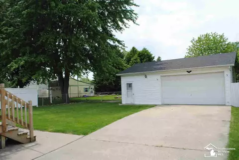 211 Toll, Monroe, MI 48162 photo 3