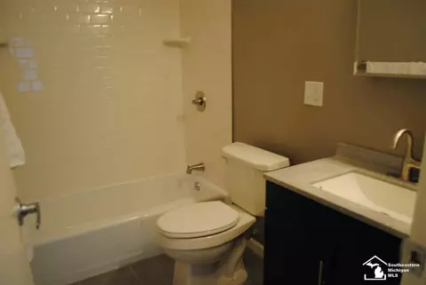 211 Toll, Monroe, MI 48162 photo 21