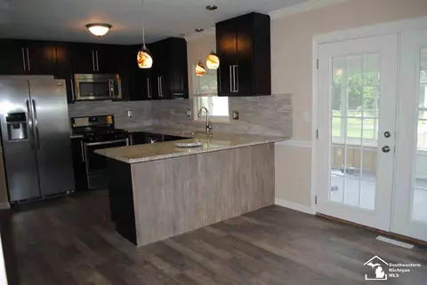211 Toll, Monroe, MI 48162 photo 8