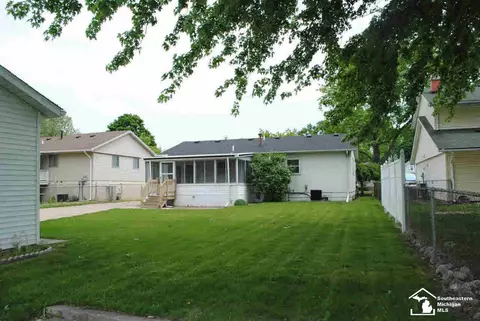 211 Toll, Monroe, MI 48162 photo 4