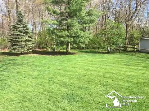 930 Donnalee, Monroe, MI 48162 photo 6