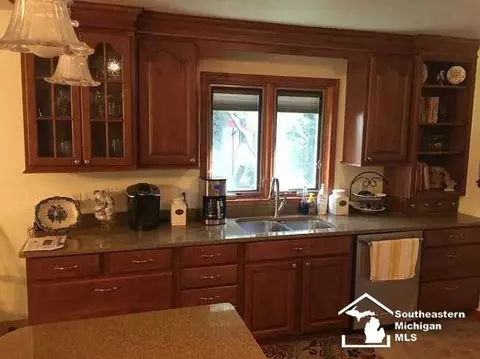 930 Donnalee, Monroe, MI 48162 photo 14