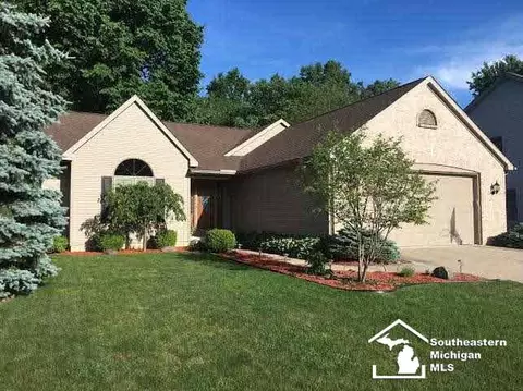 930 Donnalee, Monroe, MI 48162 photo 1