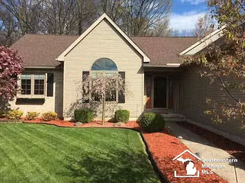 930 Donnalee, Monroe, MI 48162 photo 2