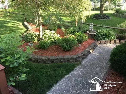 930 Donnalee, Monroe, MI 48162 photo 8