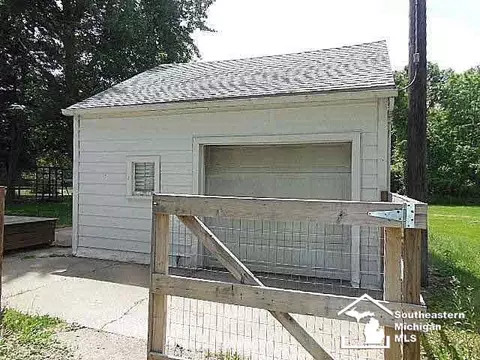 1719 Smith, Temperance, MI 48182 photo 4