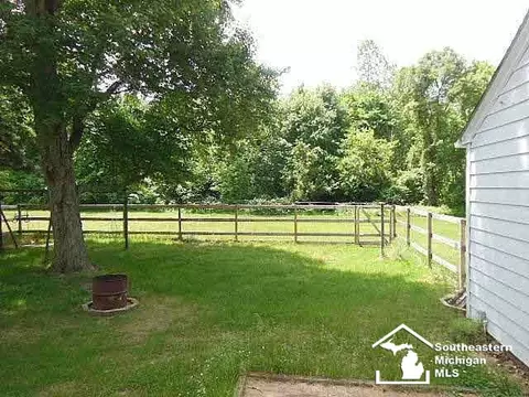 1719 Smith, Temperance, MI 48182 photo 5