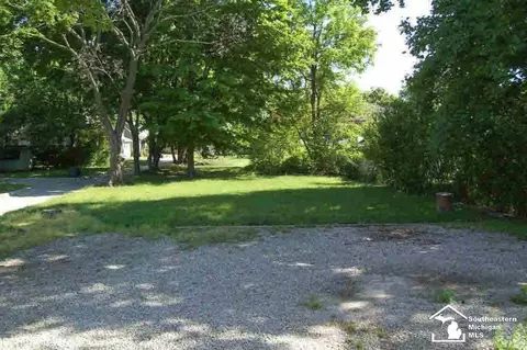 37 E Noble, Monroe, MI 48162 photo 6