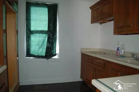 37 E Noble, Monroe, MI 48162 photo 12