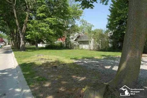 37 E Noble, Monroe, MI 48162 photo 4