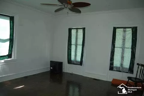 37 E Noble, Monroe, MI 48162 photo 9