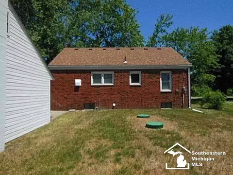 317 E Temperance, Temperance, MI 48182 photo 4