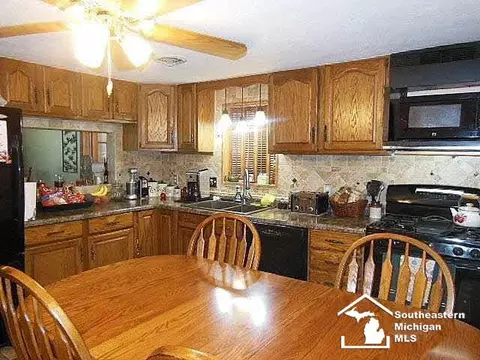 7494 Wilfred, Temperance, MI 48182 photo 16