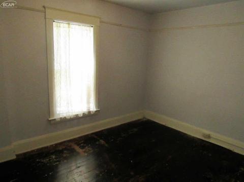 614 Mason St, Flint, MI 48503 photo 4