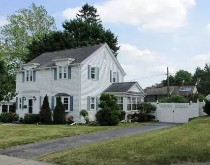 739 Beverly Park, Jackson, MI 49203 photo 2