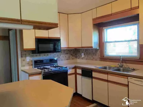 236 E Lorain, Monroe, MI 48162 photo 10