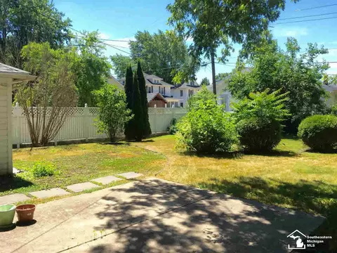 236 E Lorain, Monroe, MI 48162 photo 4