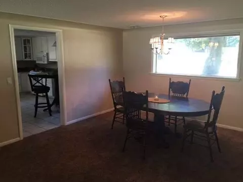 711 Denecourt, Jackson, MI 49202 photo 6