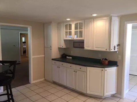 711 Denecourt, Jackson, MI 49202 photo 4