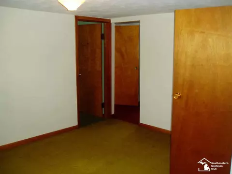 691 Substation, Temperance, MI 48182 photo 8