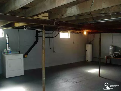 691 Substation, Temperance, MI 48182 photo 3