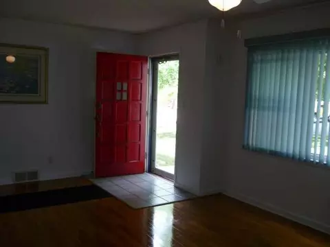124 Sagamore, Jackson, MI 49203 photo 2