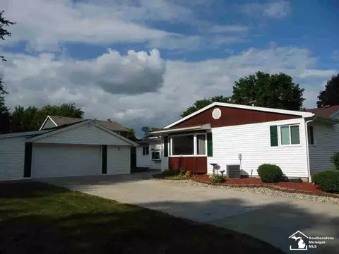8003 Jackman, Temperance, MI 48182 photo 2