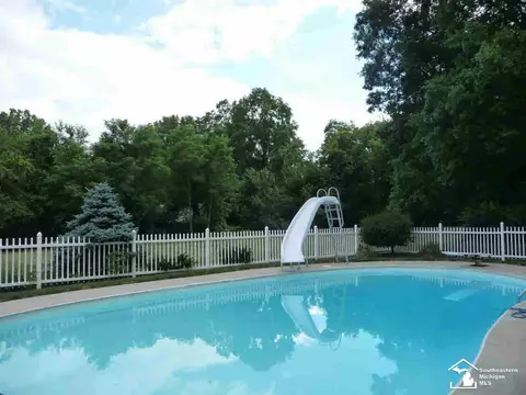 8003 Jackman, Temperance, MI 48182 photo 3