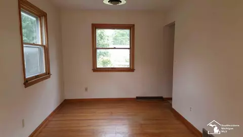 1208 Mccormick, Monroe, MI 48162 photo 3