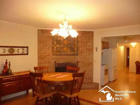 1191 Apache, Temperance, MI 48182 photo 17