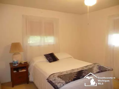 1191 Apache, Temperance, MI 48182 photo 11