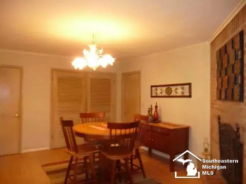 1191 Apache, Temperance, MI 48182 photo 8