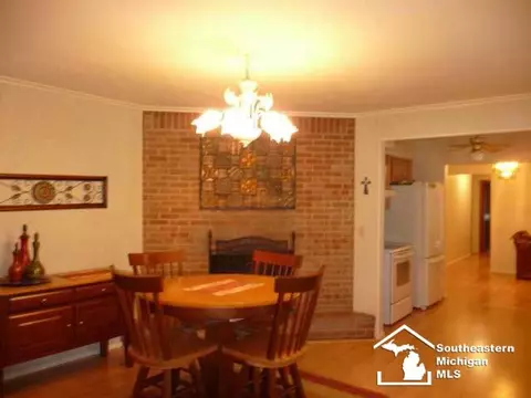 1191 Apache, Temperance, MI 48182 photo 6
