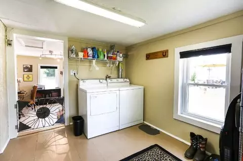 884 Bryant, Jackson, MI 49202 photo 6