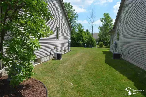 1876 Winding Mdws, Monroe, MI 48162 photo 3