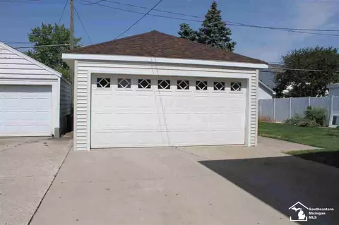 522 Toledo, Monroe, MI 48161 photo 3