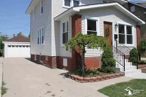 522 Toledo, Monroe, MI 48161 photo 2