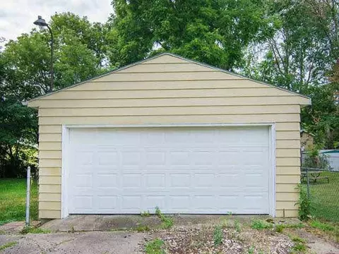 619 Webb, Jackson, MI 49202 photo 32