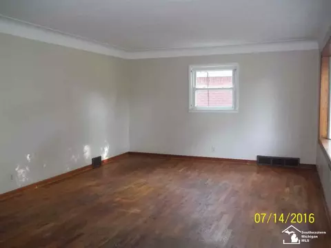 549 Bellestri, Monroe, MI 48161 photo 4