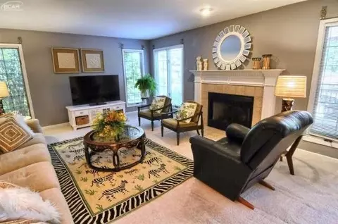 4020 Pine Rdg, Fenton, MI 48430 photo 3