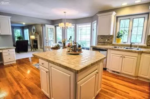 4020 Pine Rdg, Fenton, MI 48430 photo 7