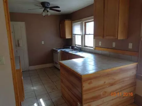 305 E Prospect, Jackson, MI 49203 photo 3