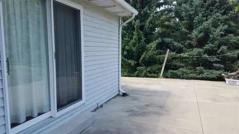 6221 Burning Tree, Jackson, MI 49201 photo 3