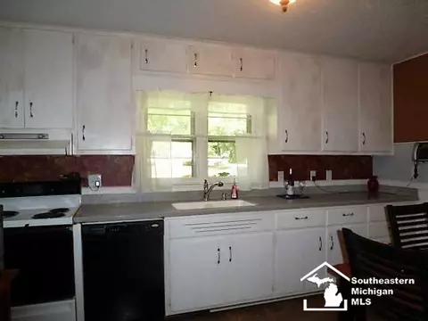 2301 Mason, Temperance, MI 48182 photo 6