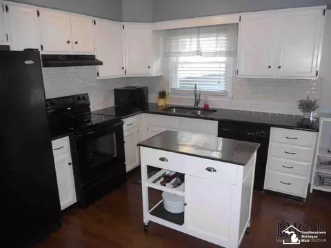 1014 Bentley, Monroe, MI 48162 photo 5