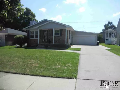 1014 Bentley, Monroe, MI 48162 photo 2