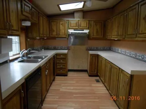 5885 Springport, Jackson, MI 49201 photo 3